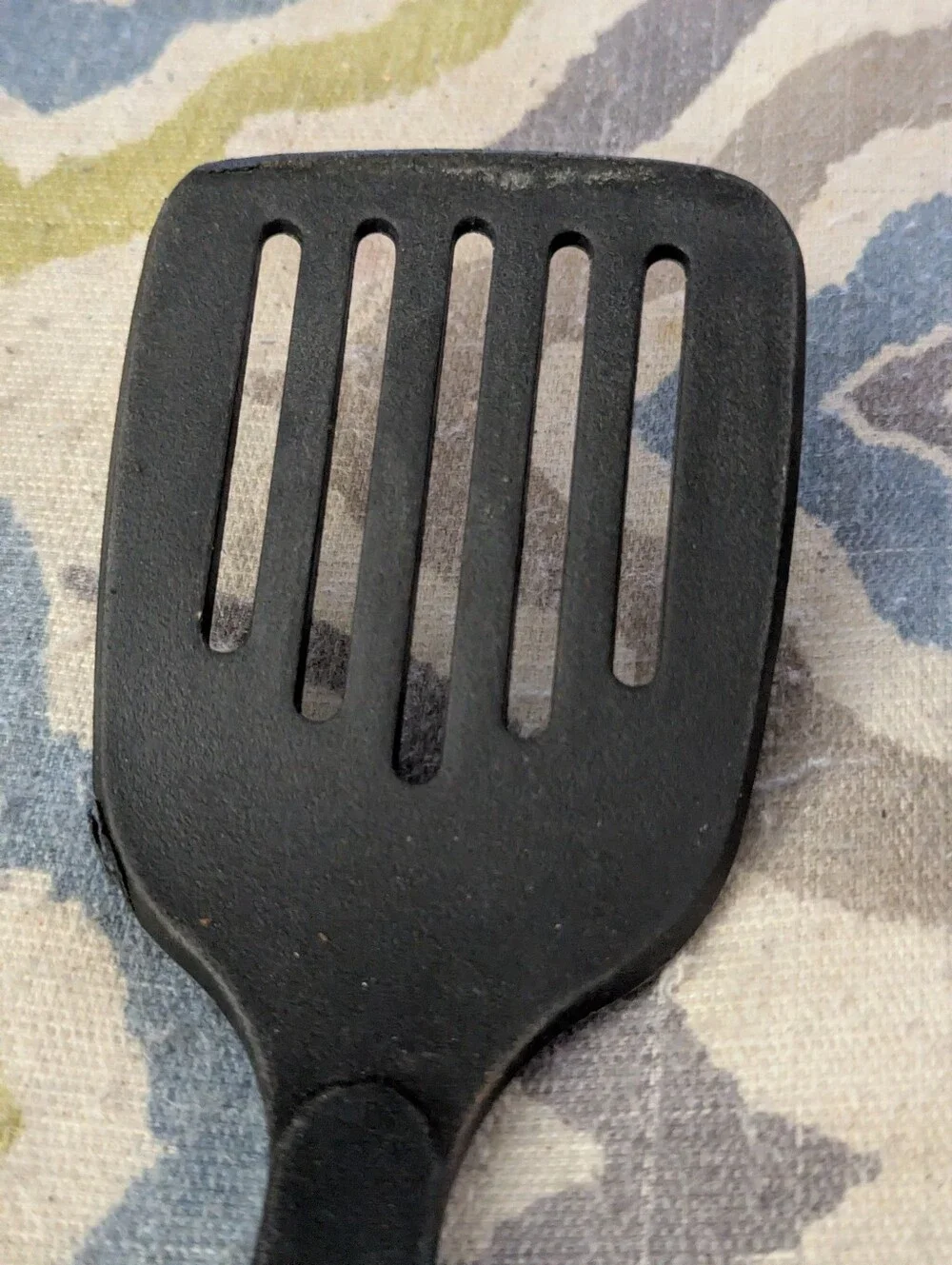Chefmate Brand cooking utensils, a slotted turner and a solid spatula Black